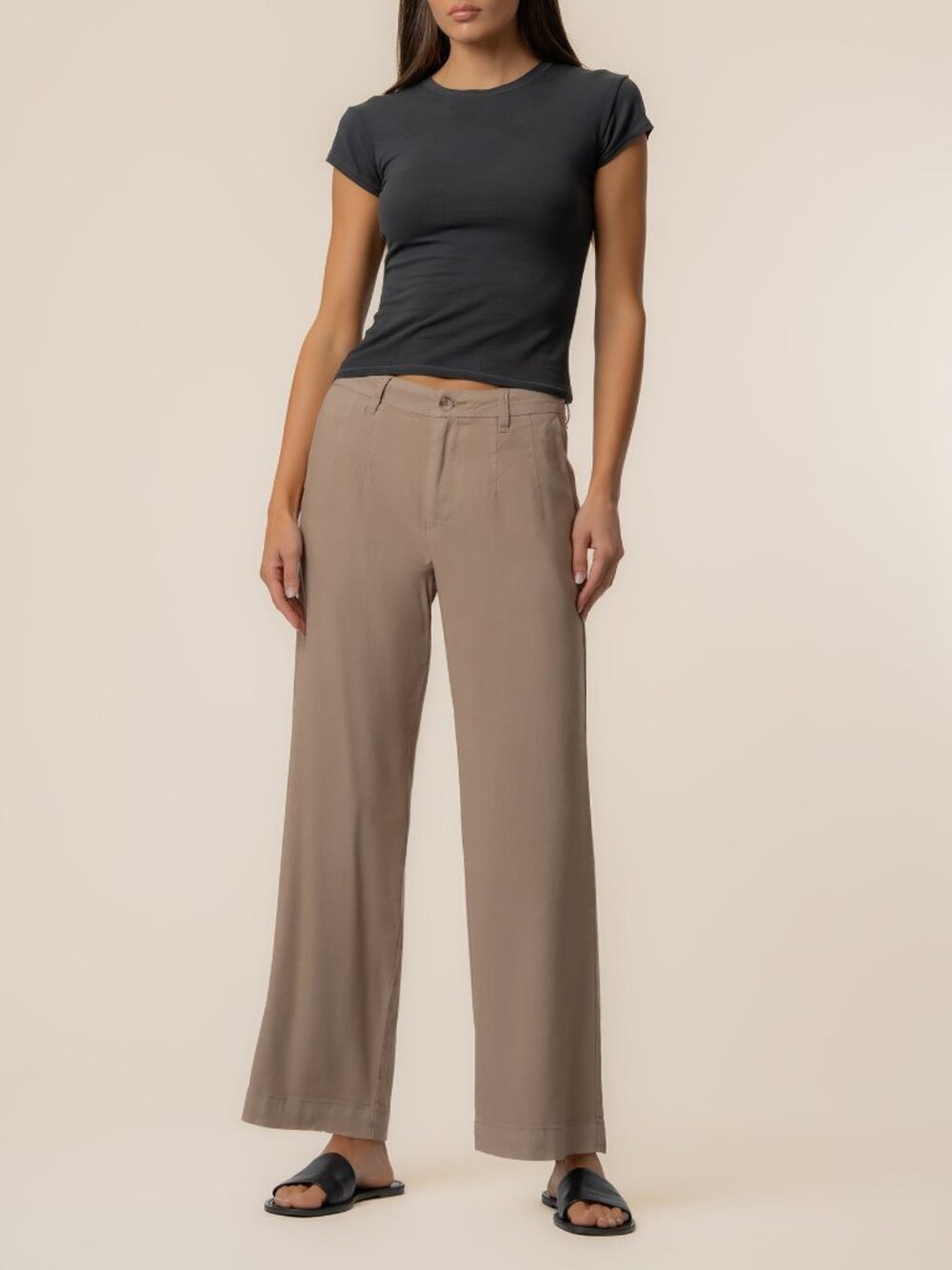 Kut from the Kloth Meg Linen High Rise Wide Straight Leg, Petite in Khaki Size 1